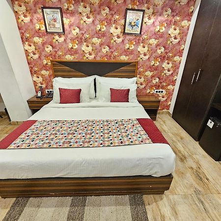 Hotel Linda Suites Near International Airport By La Casa Neu-Delhi Exterior foto
