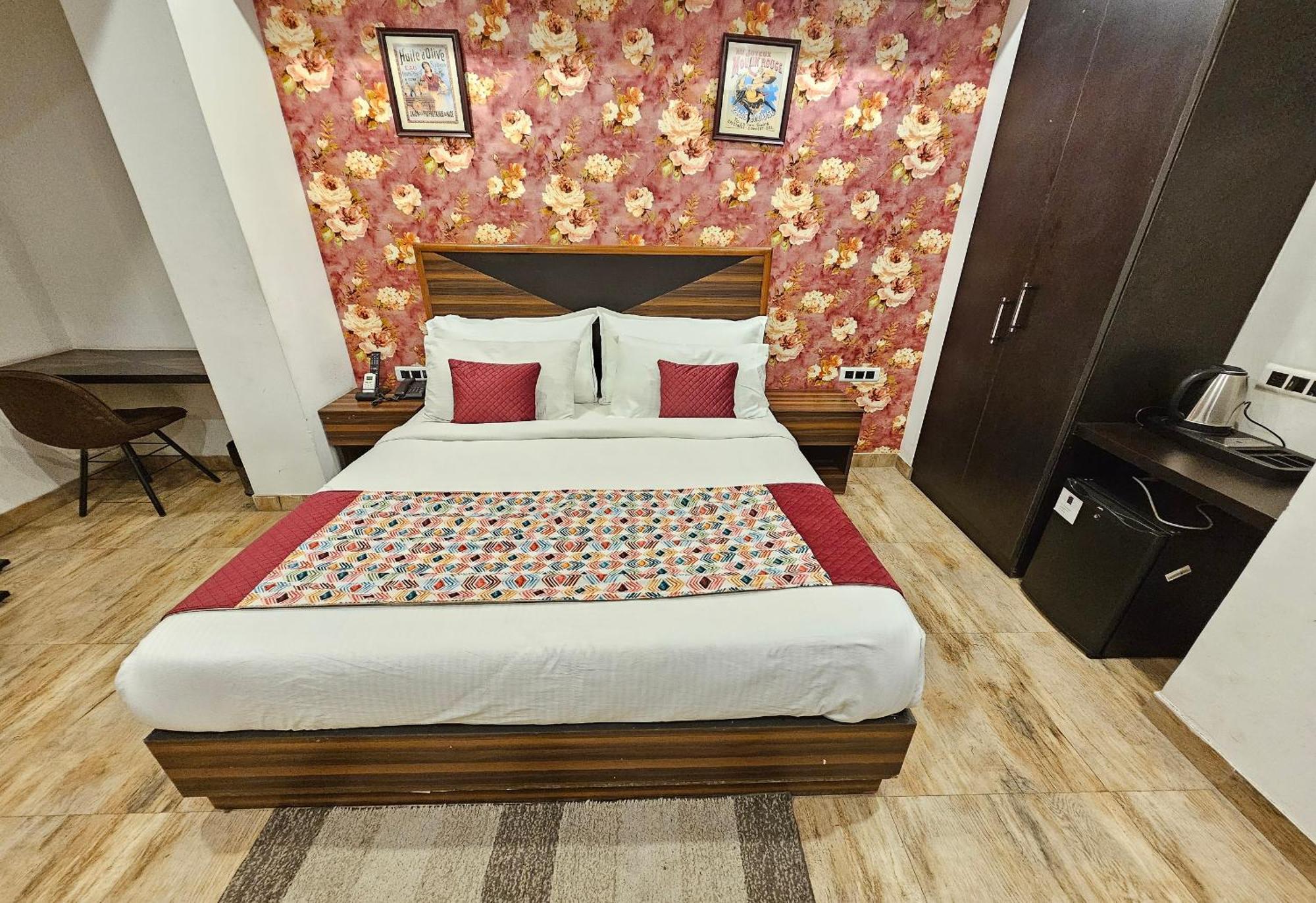Hotel Linda Suites Near International Airport By La Casa Neu-Delhi Exterior foto